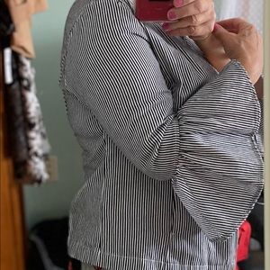 Petite stripe lightweight jacket. Pockets. Bell sleeves clasps close